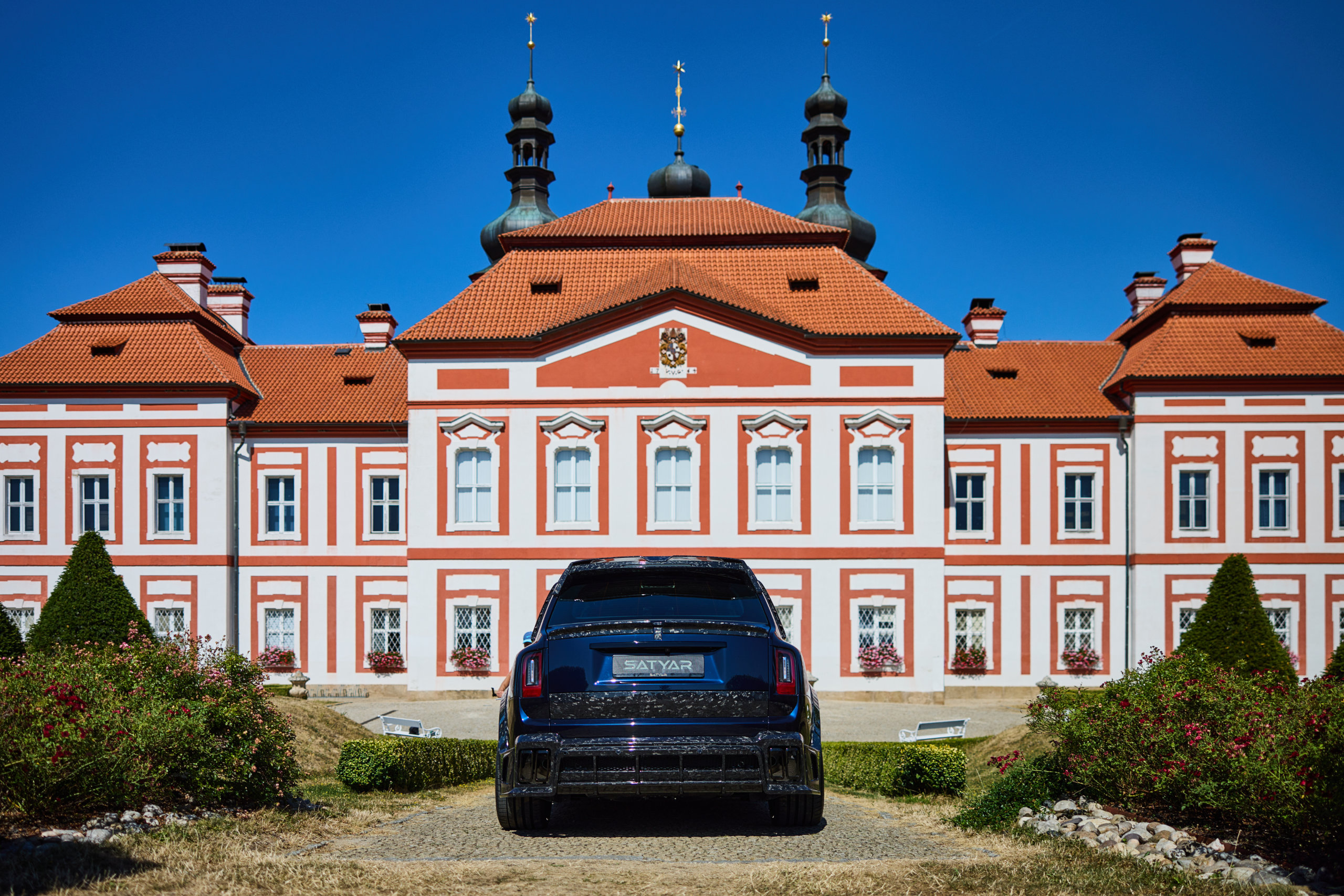 Rear view facing the palace